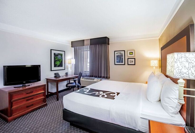 Отель La Quinta By Wyndham Houston Baytown East