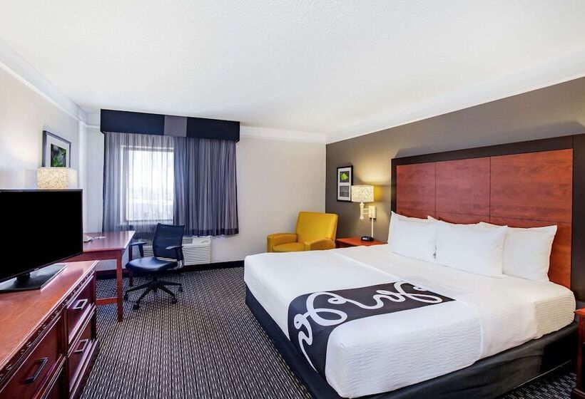 Отель La Quinta By Wyndham Houston Baytown East