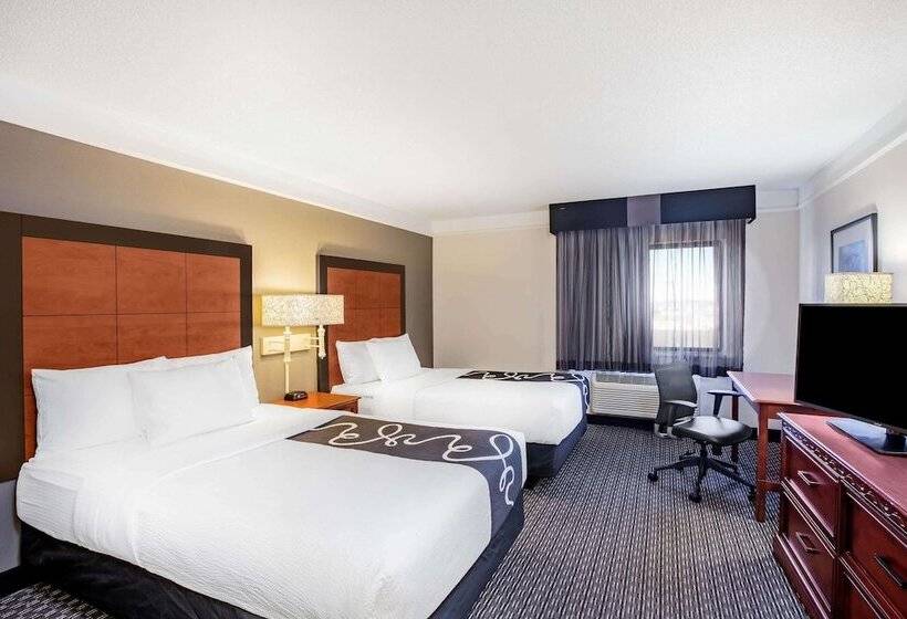 Отель La Quinta By Wyndham Houston Baytown East