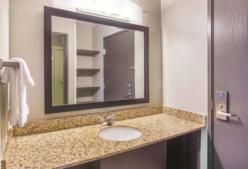 هتل La Quinta By Wyndham O Fallon, Il St. Louis