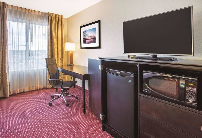 هتل La Quinta By Wyndham O Fallon, Il St. Louis