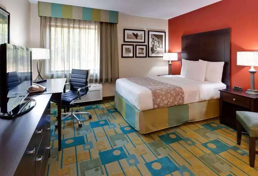 هتل La Quinta By Wyndham Plattsburgh