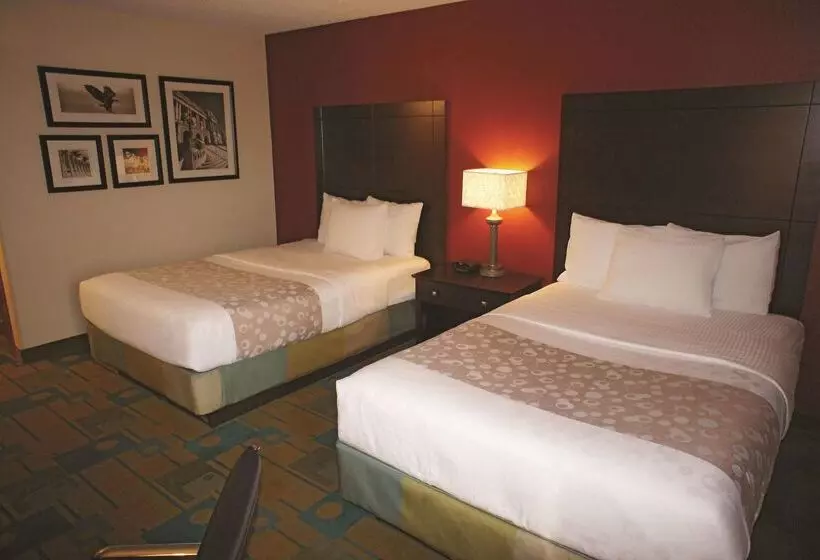 هتل La Quinta By Wyndham Plattsburgh