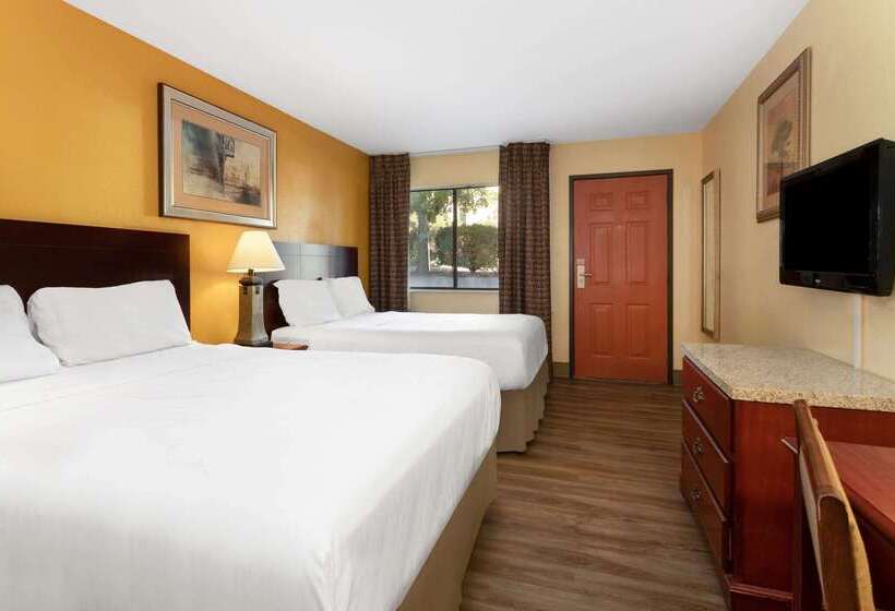 فندق Travelodge By Wyndham Albuquerque East