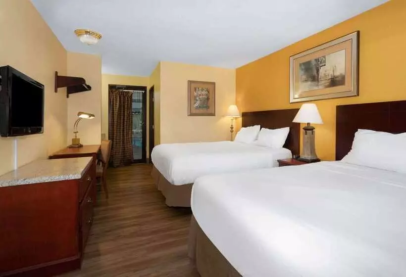 酒店 Travelodge By Wyndham Albuquerque East