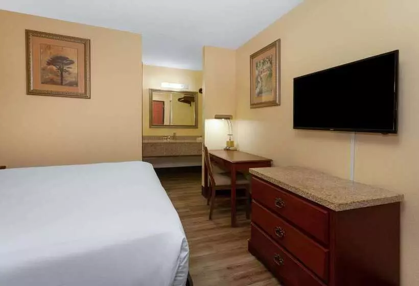 酒店 Travelodge By Wyndham Albuquerque East