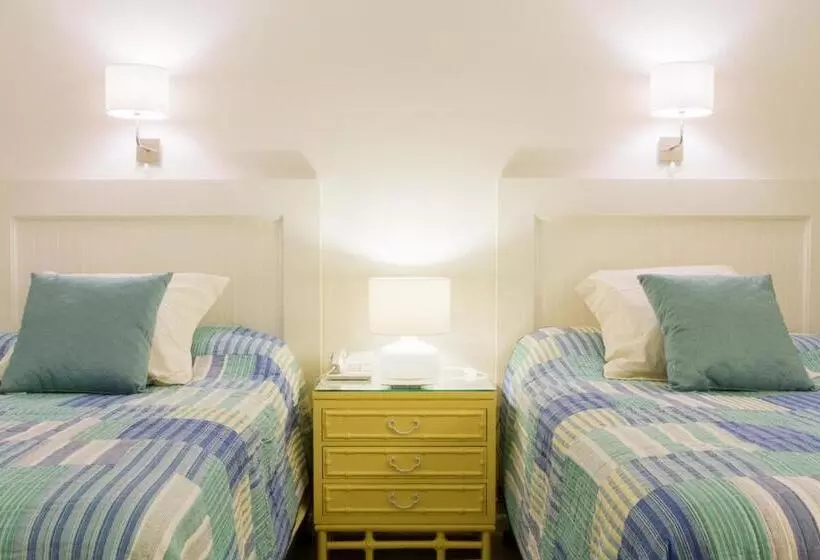 汽车旅馆  Beachcomber Resort