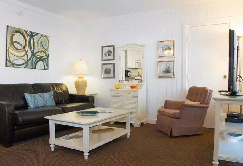 汽车旅馆  Beachcomber Resort