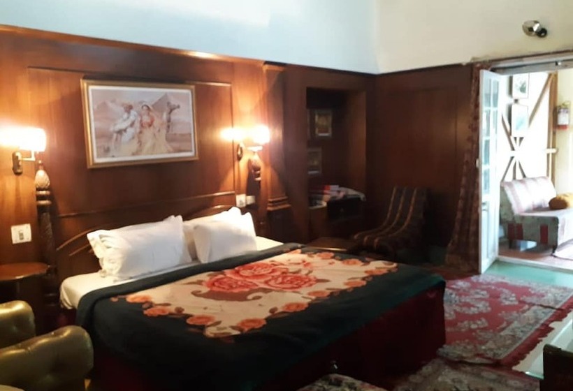 هتل Chimney House