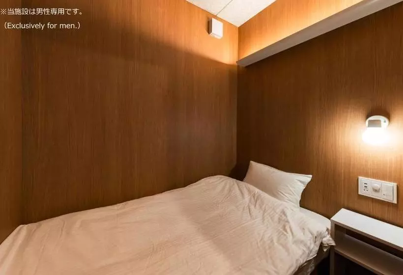 هتل کپسول Frontier Inn Kashiwa Tanaka  Caters To Men