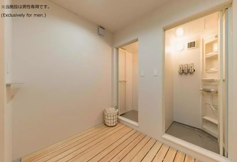 هتل کپسول Frontier Inn Kashiwa Tanaka  Caters To Men