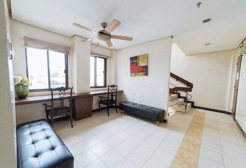 Hotel Reddoorz Near Olongapo Bus Terminal