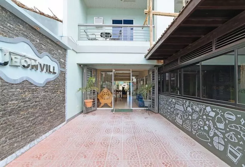 ホテル Reddoorz @ Old Buswang Road