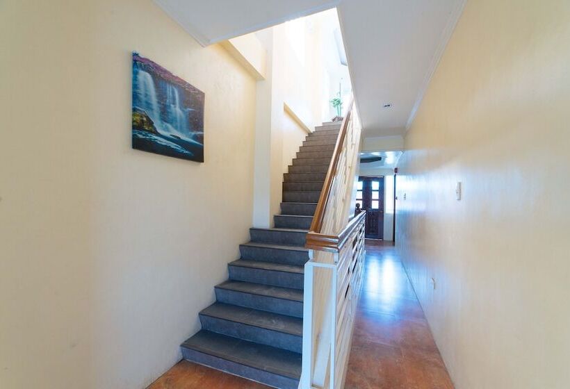 فندق Reddoorz @ Old Buswang Road