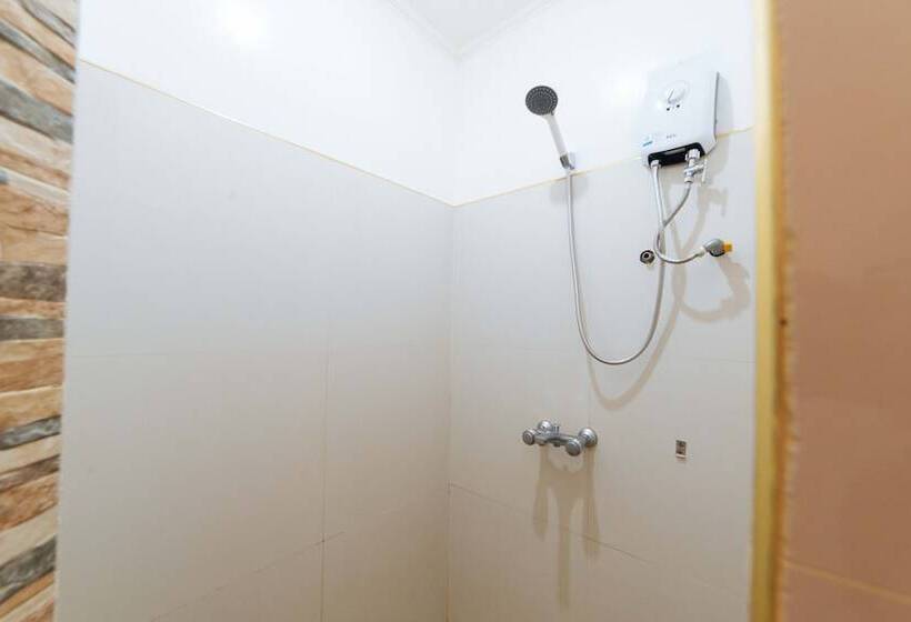 فندق Reddoorz @ Old Buswang Road