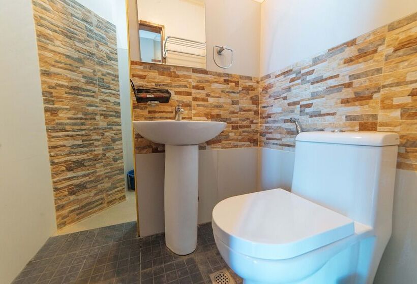 فندق Reddoorz @ Old Buswang Road