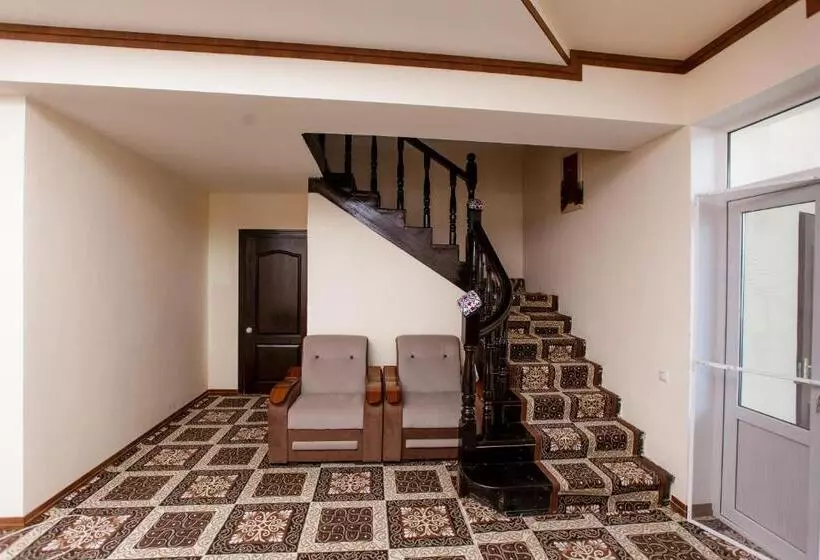 ペンション Xurshidabonu Guest House