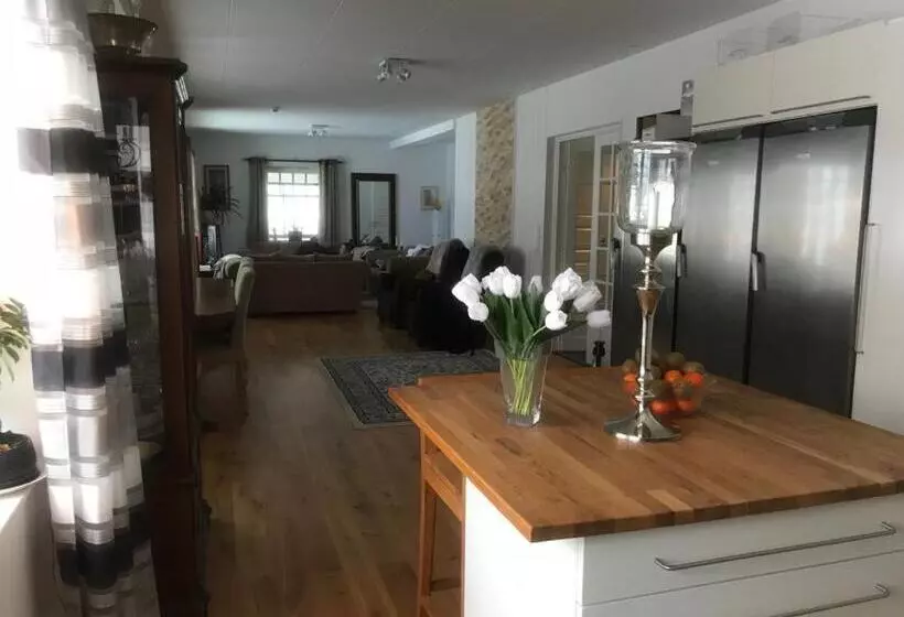 تختخواب و صبحانه öregrund Bnb