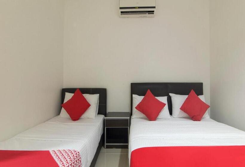 בית מלון כפרי Oyo 44072 Mines Cempaka