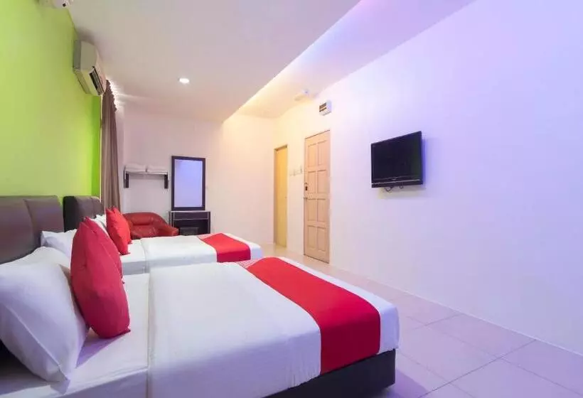 Hotelli Oyo 44072 Mines Cempaka