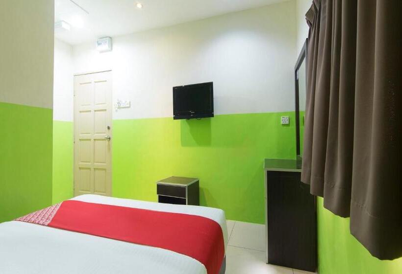 בית מלון כפרי Oyo 44072 Mines Cempaka