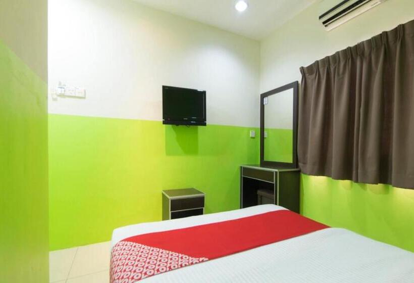 בית מלון כפרי Oyo 44072 Mines Cempaka