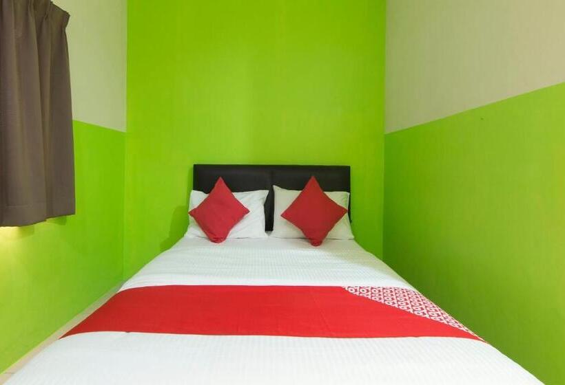 בית מלון כפרי Oyo 44072 Mines Cempaka