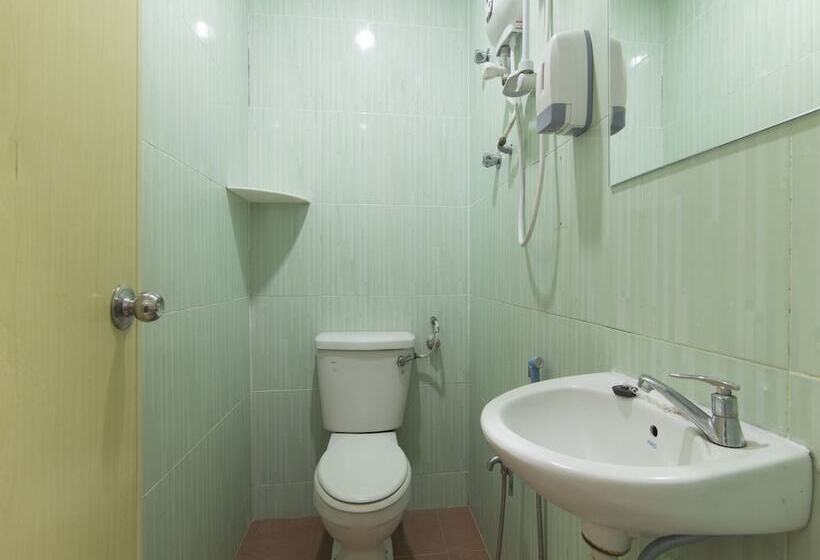 בית מלון כפרי Oyo 44072 Mines Cempaka