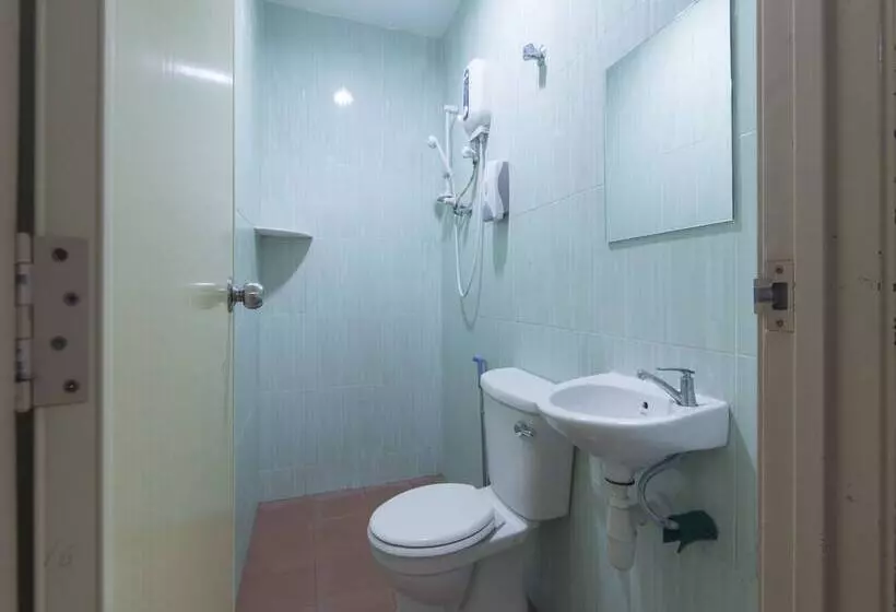 Hotelli Oyo 44072 Mines Cempaka