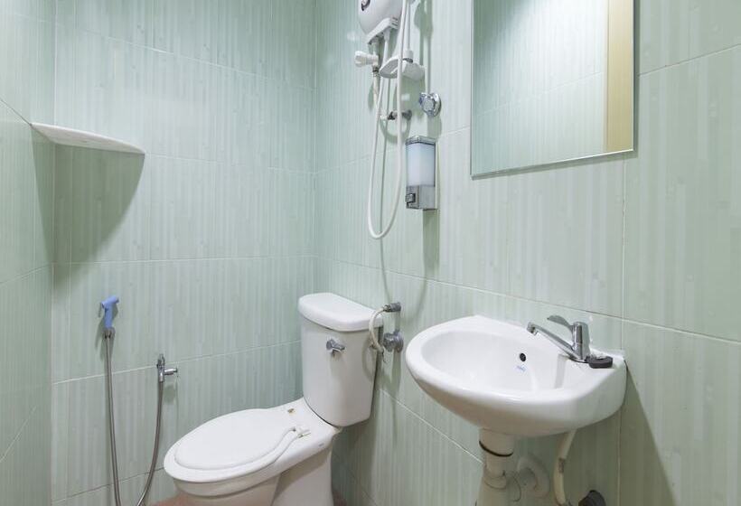 בית מלון כפרי Oyo 44072 Mines Cempaka