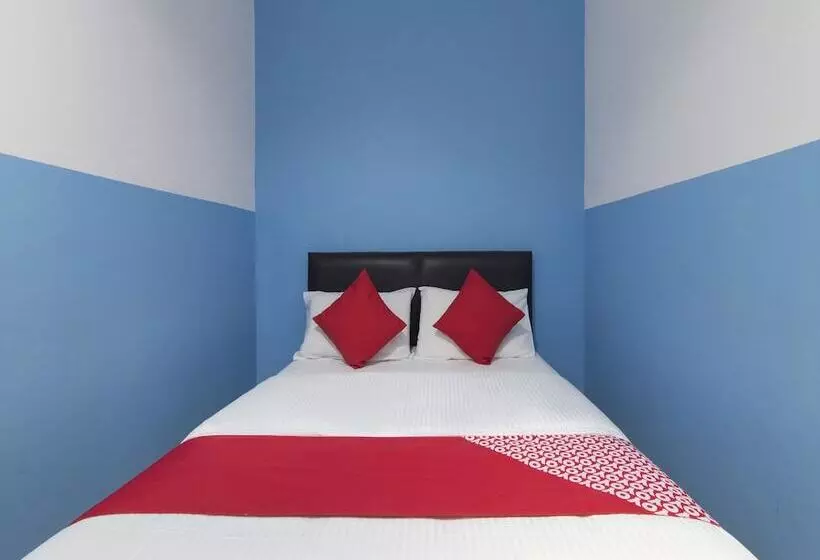 Hotelli Oyo 44072 Mines Cempaka