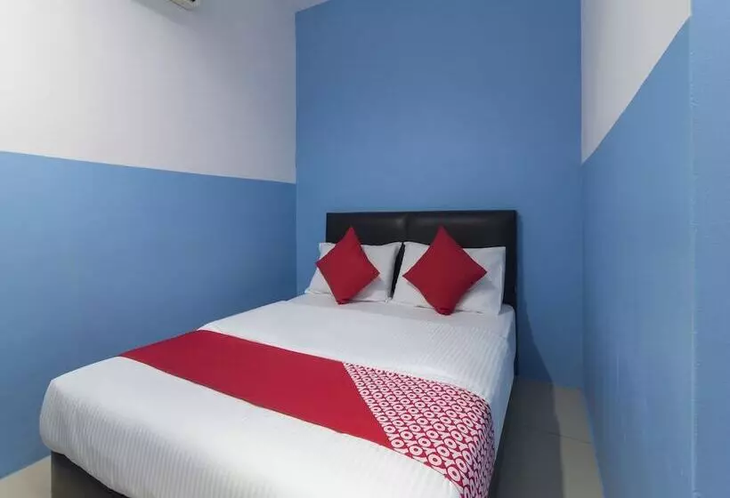 Hotelli Oyo 44072 Mines Cempaka