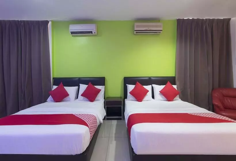 Hotelli Oyo 44072 Mines Cempaka