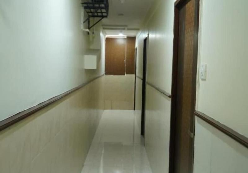 בית מלון כפרי Sharda Residency