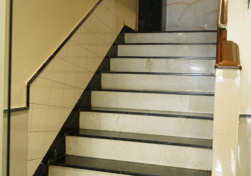 בית מלון כפרי Sharda Residency