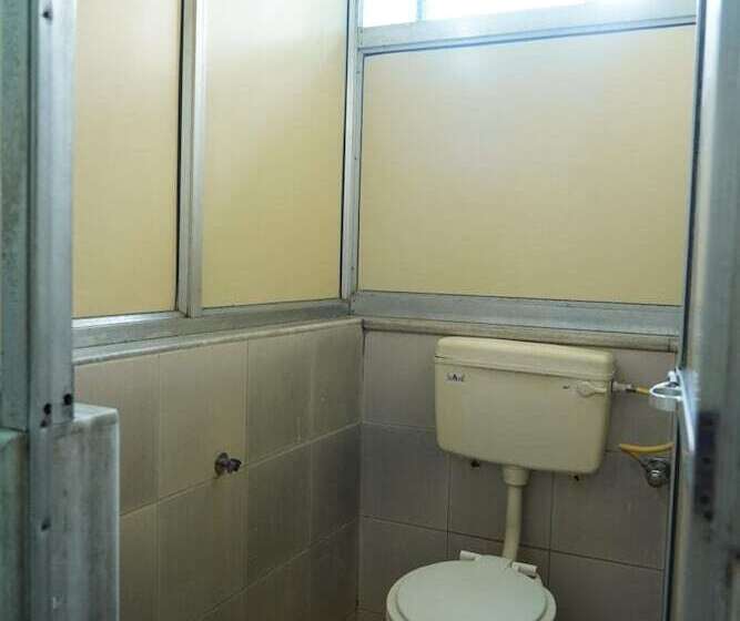 בית מלון כפרי Sharda Residency