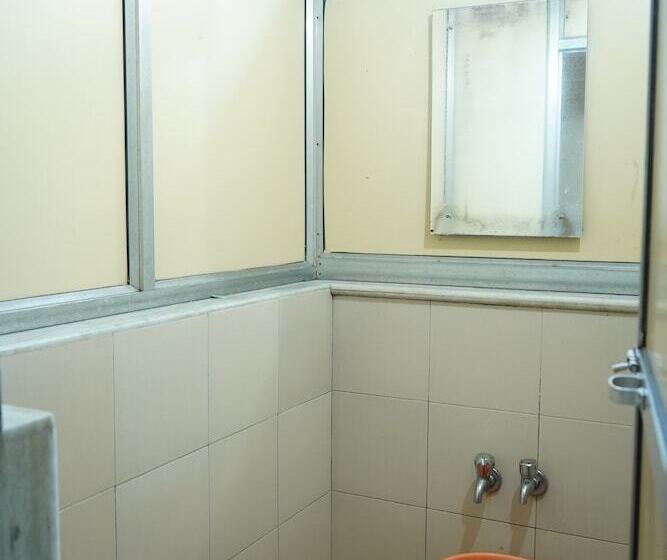 בית מלון כפרי Sharda Residency