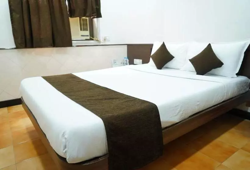 ホテル Sharda Residency
