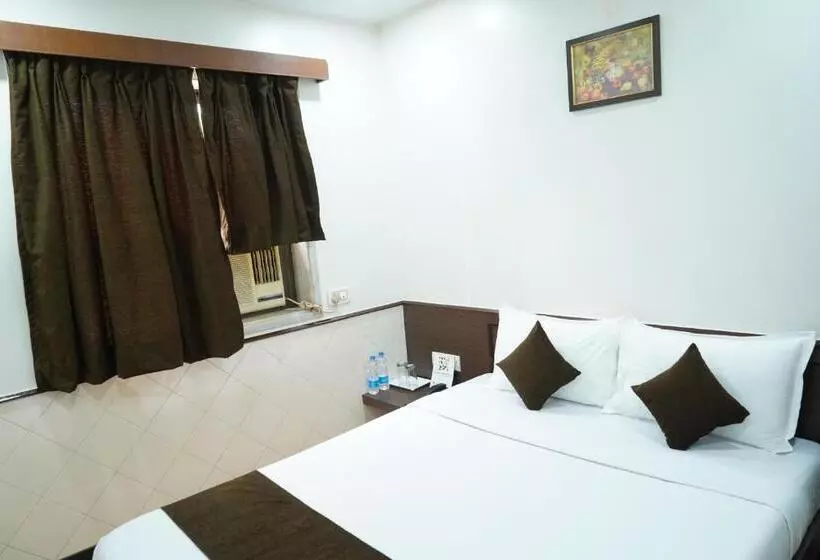 ホテル Sharda Residency