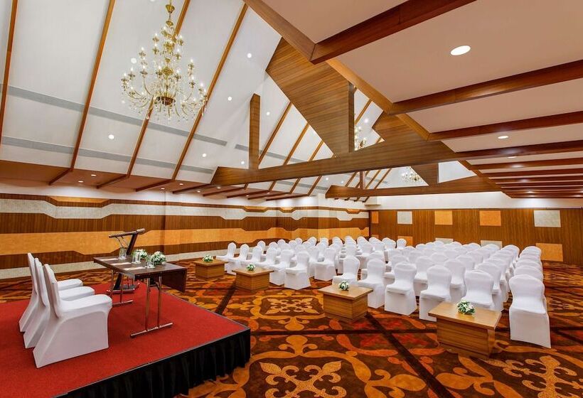 Hotelli Sobit Sarovar Portico