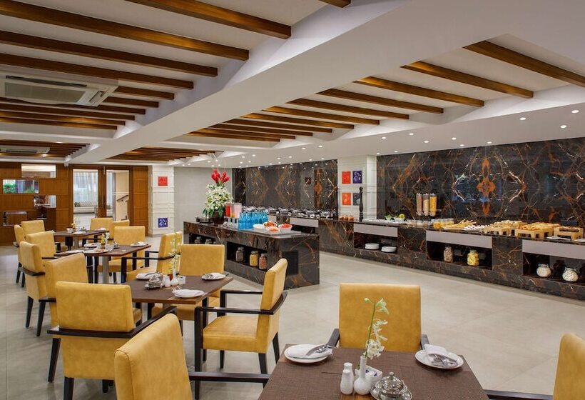 Hotelli Sobit Sarovar Portico