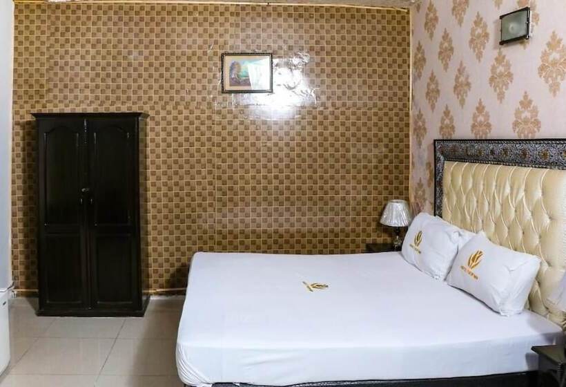 هتل Tulip Inn, Gulberg