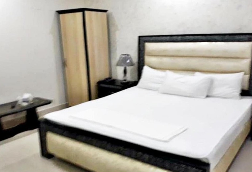 هتل Tulip Inn, Gulberg