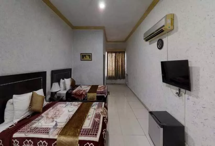 هتل Tulip Inn, Gulberg