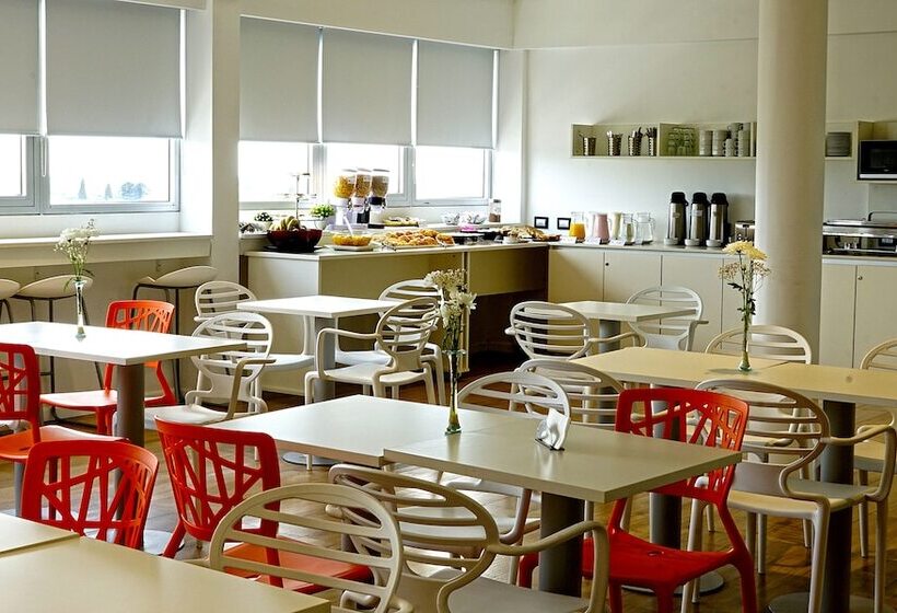 هتل Amerian Rafaela