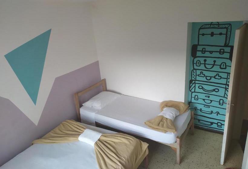 Voa Descubra Hostel Bar