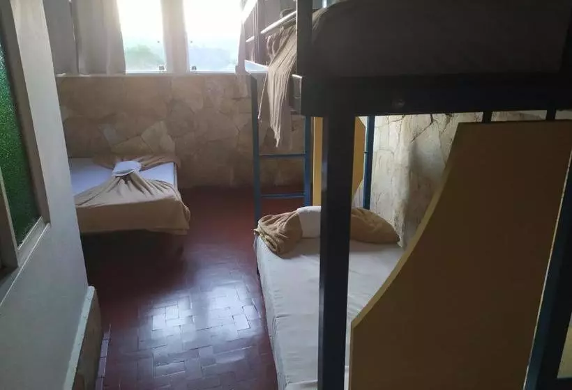 Voa Descubra Hostel Bar