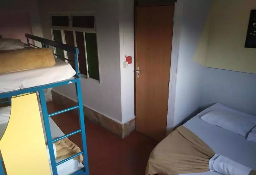 Voa Descubra Hostel Bar