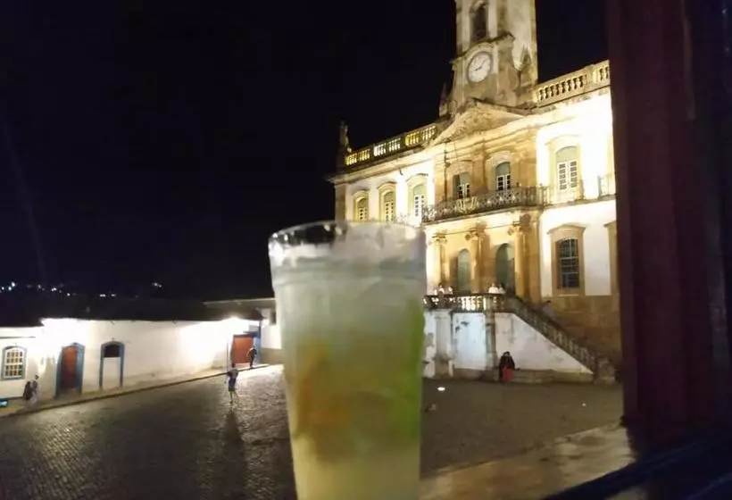 Voa Descubra Hostel Bar