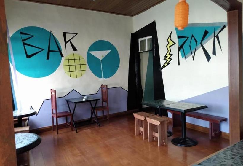 Voa Descubra Hostel Bar